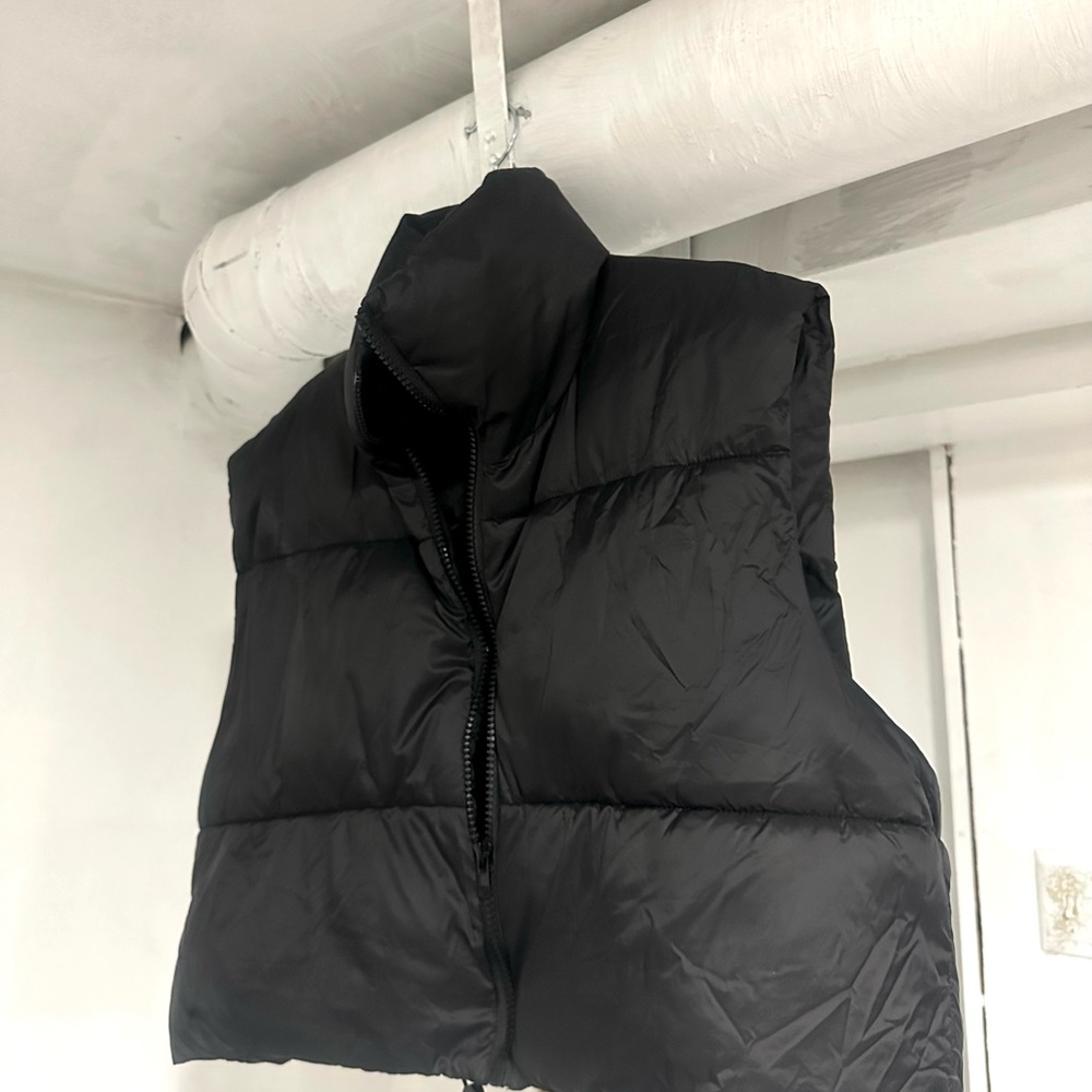 Cropped Black Puffer Vest